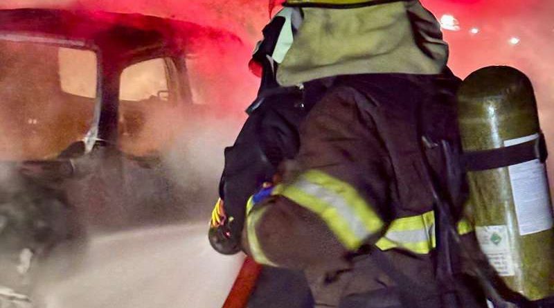 Fogo em veículo mobiliza Bombeiros na Rota do Sol