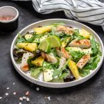 7 receitas de saladas detox para o jantar