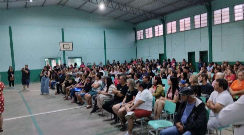 Justiça entrega 332 títulos de imóveis a moradores do Litoral Norte