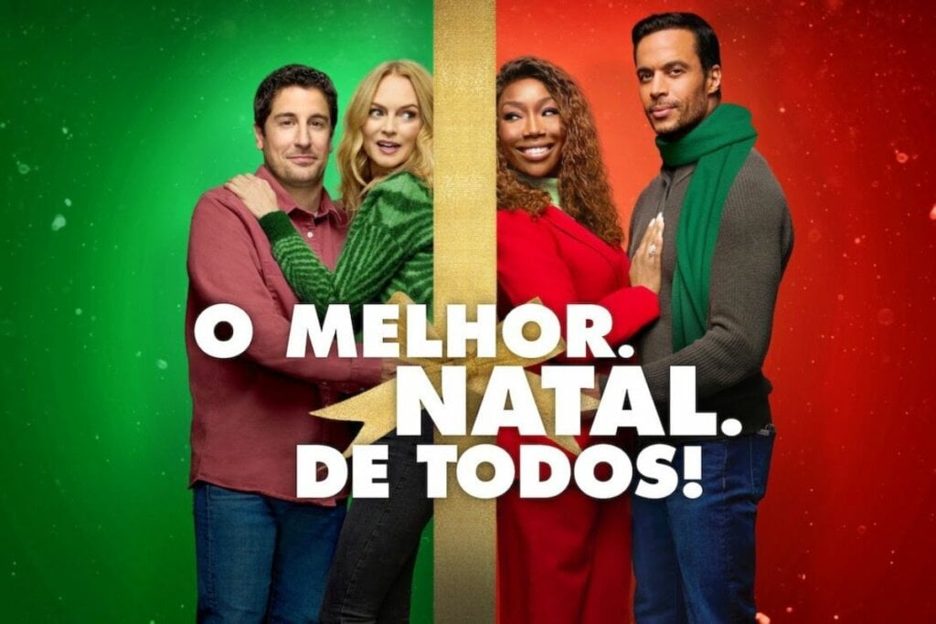 Capa do filme 'O Melhor Natal de Todos' com um casal abraçado em frente a um fundo verde e outro um de frente para o outro em um fundo vermelho 