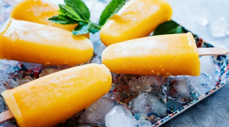 7 picolés de frutas para curtir o verão de maneira saudável