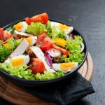 7 saladas fit para ajudar a emagrecer