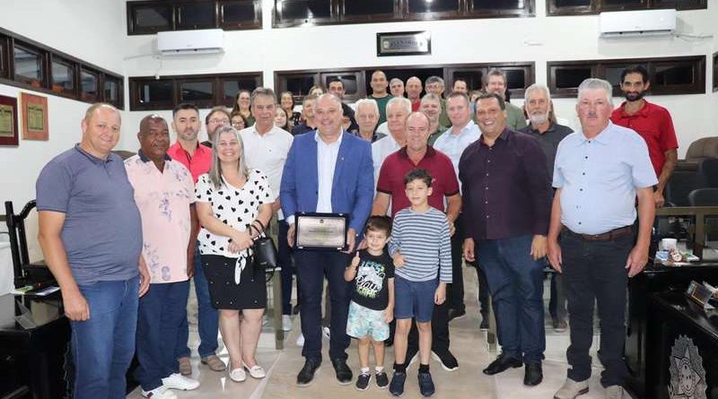 Deputado Luciano Silveira recebe título de Cidadão Honorário de Três Forquilhas