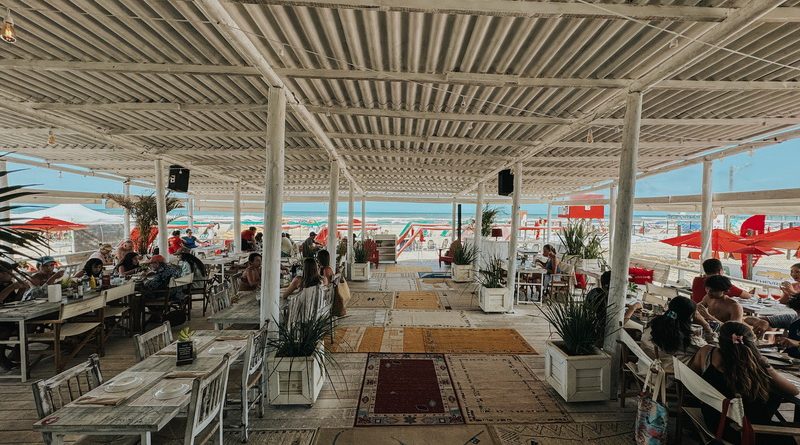 Conheça o único restaurante à beira-mar de Atlântida