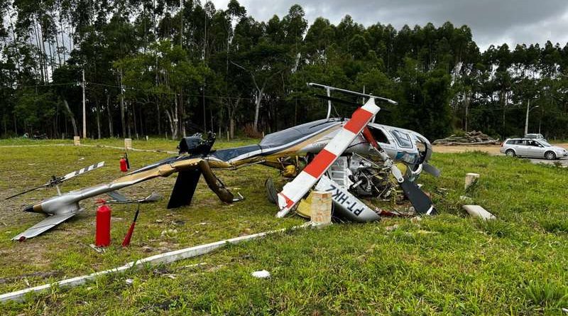 Helicóptero com 5 pessoas cai no Norte de SC