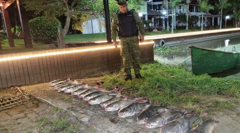 Pescadores são presos por pesca ilegal no Rio Tramandaí