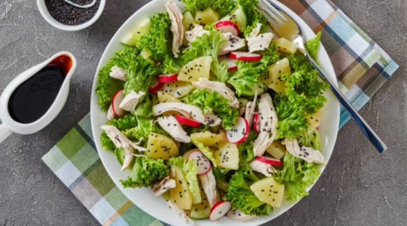 5 saladas refrescantes e leves para o verão