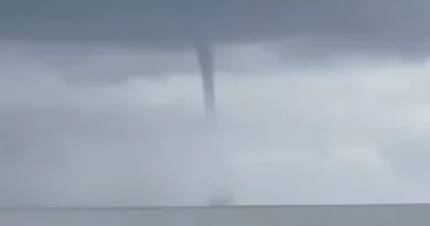 Tromba d’água impressiona em praia do RS