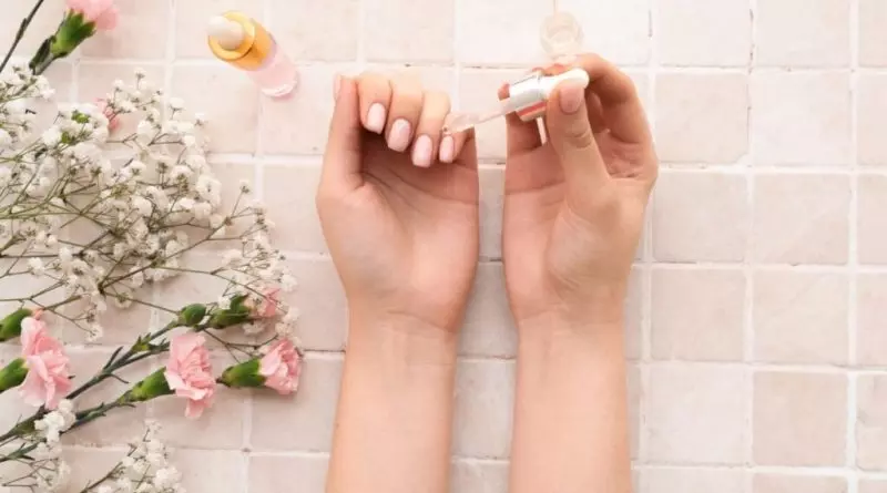 7 dicas para deixar as unhas mais fortes no verão