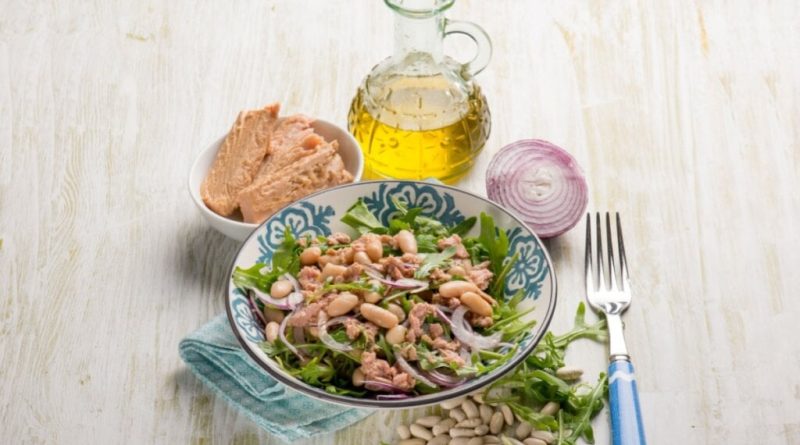 5 saladas ricas em proteínas para o verão