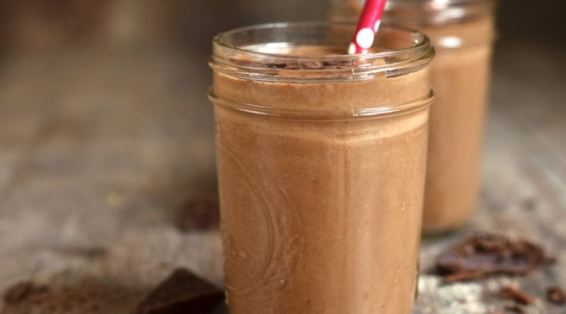 5 receitas de shakes veganos ricos em proteínas