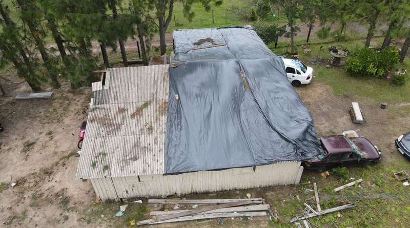 Osório se mobiliza para ajudar vítimas do temporal com telhas e lonas