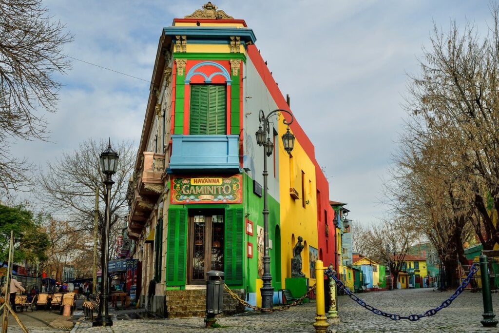 Havana Caminito, prédio colorido em La Boca, Buenos Aires 