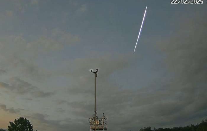 Raro meteoro fireball é captado no RS ainda sob luz solar