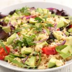 7 receitas de salada com quinoa para ajudar a emagrecer