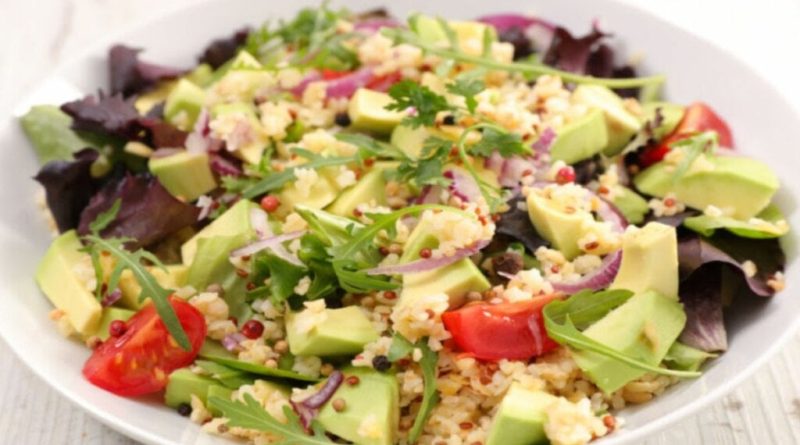 7 receitas de salada com quinoa para ajudar a emagrecer