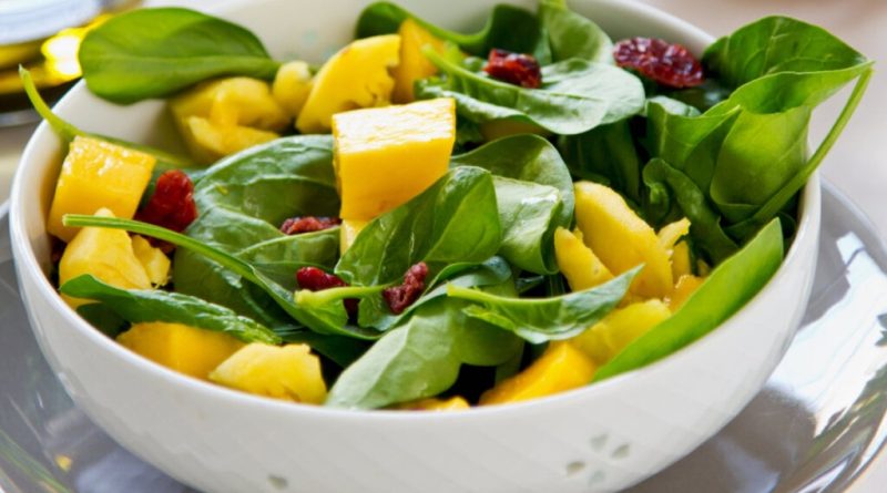 7 saladas detox para limpar o organismo e emagrecer