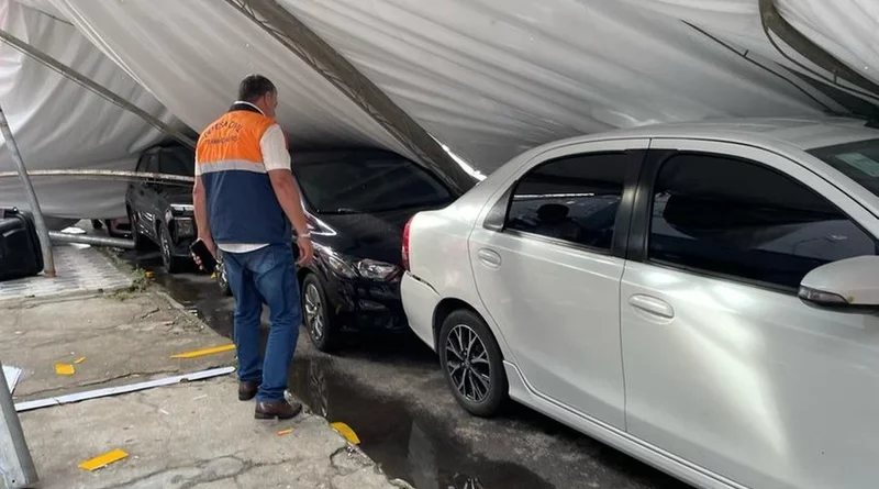 Rua Coberta desaba em Tramandaí e danifica seis carros durante temporal