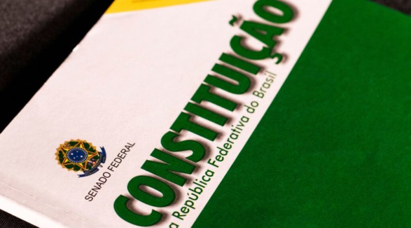 Descubra o que é o Direito Constitucional