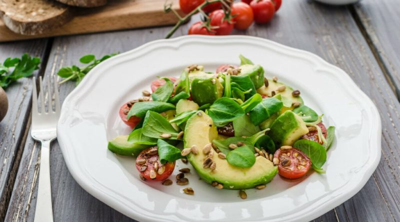 6 receitas de saladas nutritivas para saciar a fome