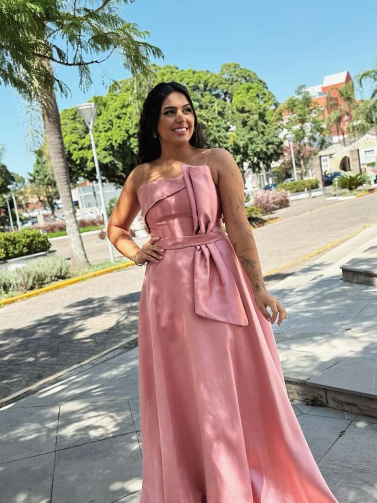 Vestidos de festa deslumbrantes: veja as novidades da Dione Modas