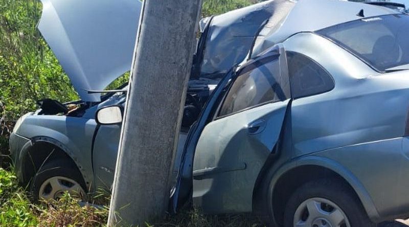 Motorista embriagado colide em poste na RS-786