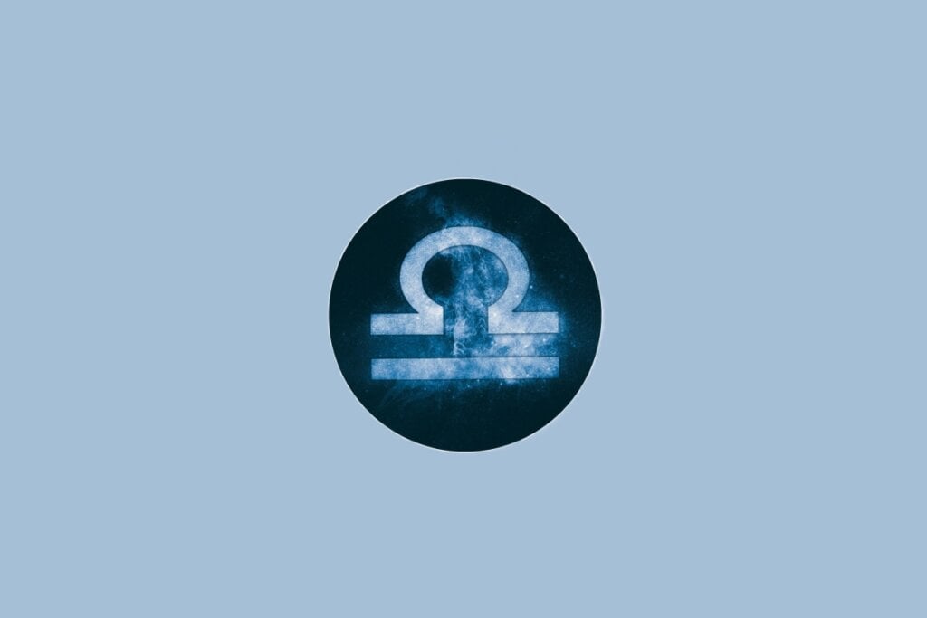 Horóscopo do dia: previsão para os 12 signos em 08/05/2025 61 Ilustração do signo de Libra, em fundo azulado, com uma linha horizontal cortada por um arco