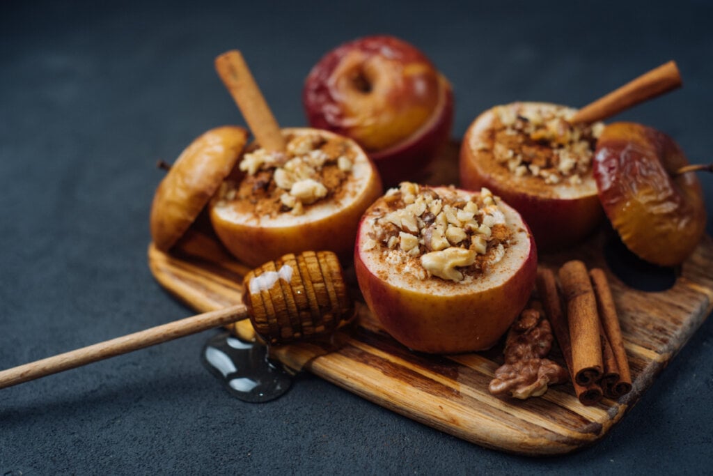 7 receitas deliciosas para o Dia das Mães 6 Maçã assada com canela e nozes
