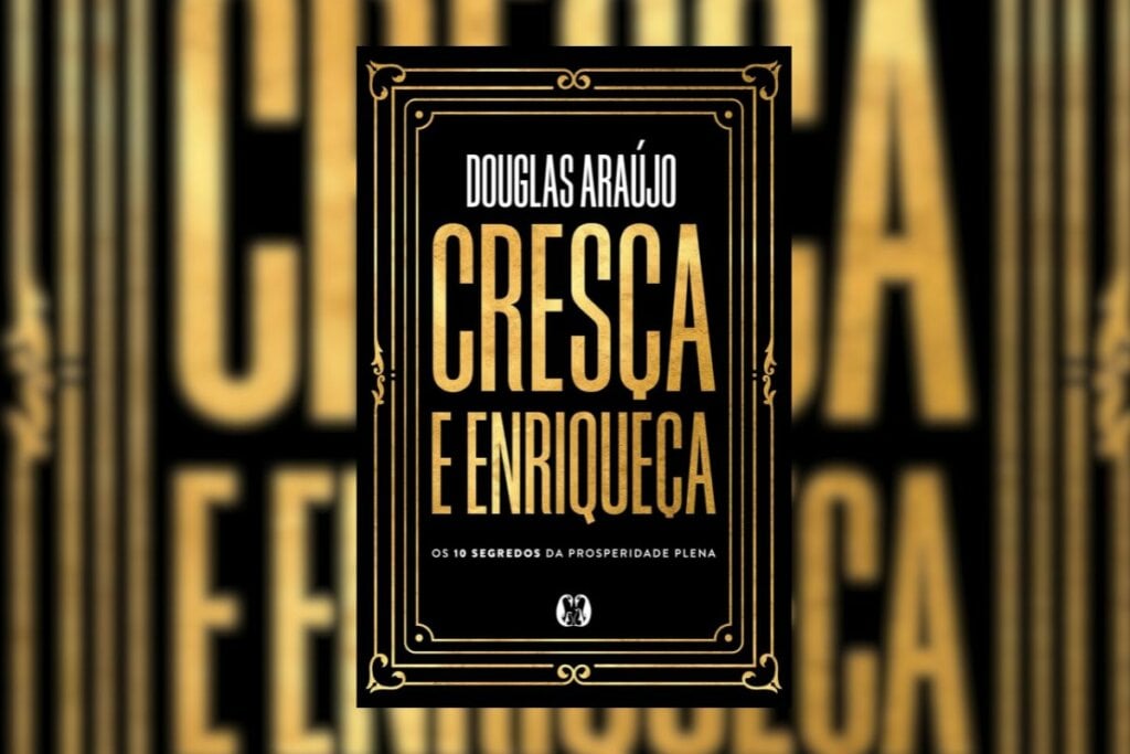 10 livros para construir uma cultura antirracista 49 Capa de livro preta com nome do autor e título escrito em dourado