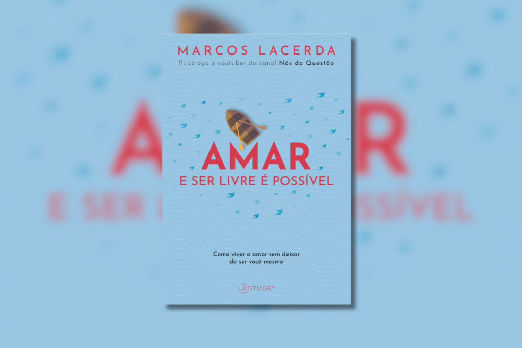 10 livros para presentear no Dia dos Namorados 50 Capa de livro azul com o título do livro e nome do autor escrito em rosa, com o desenho de um barco em fundo azul representando o mar